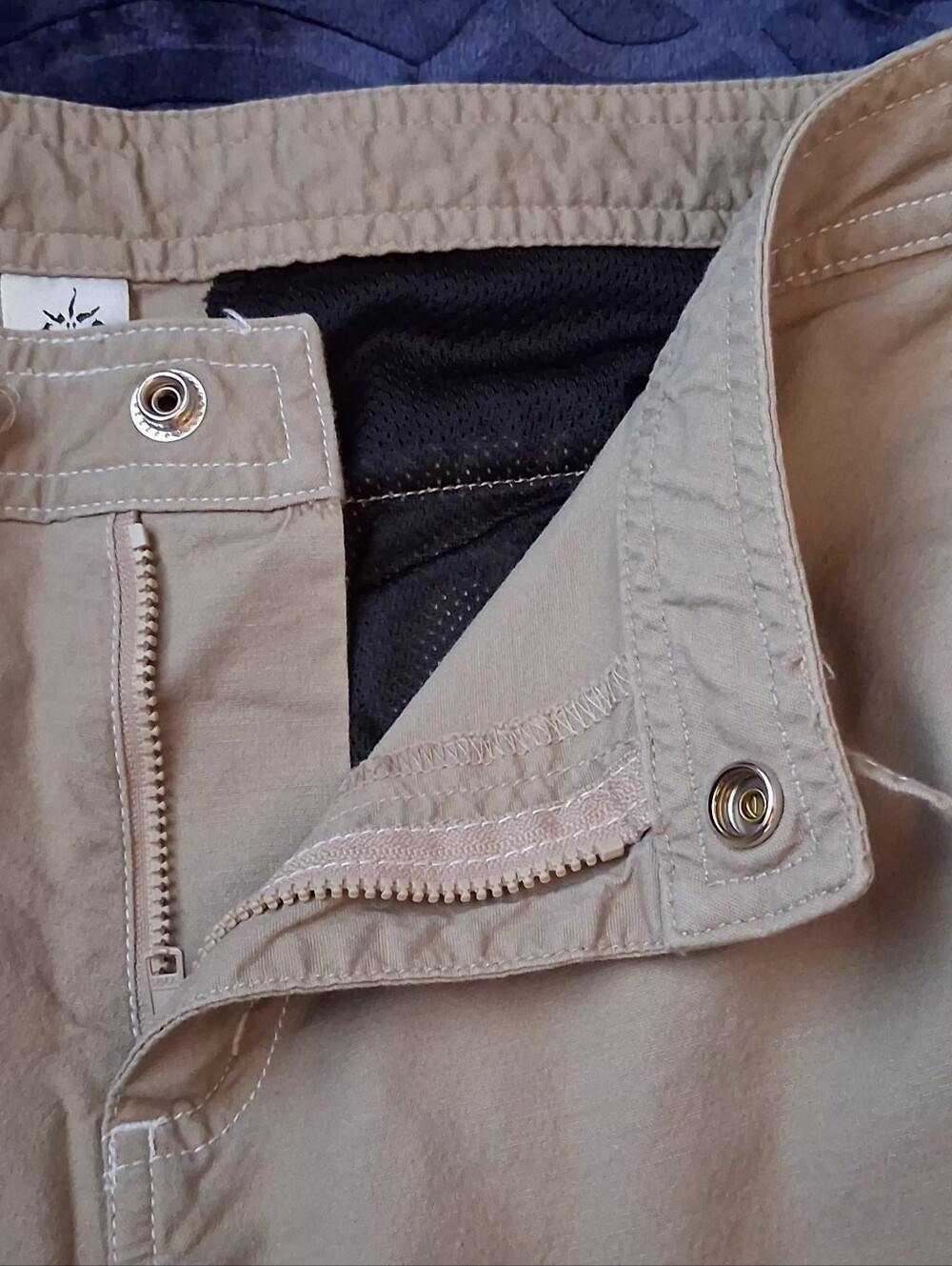 PrAna Cargo Capris L khaki twill Never Worn - Picture 7 of 9
